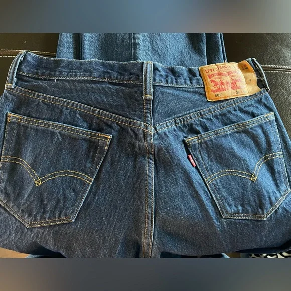 Men’s Levi 501’s - Picture 5 of 8